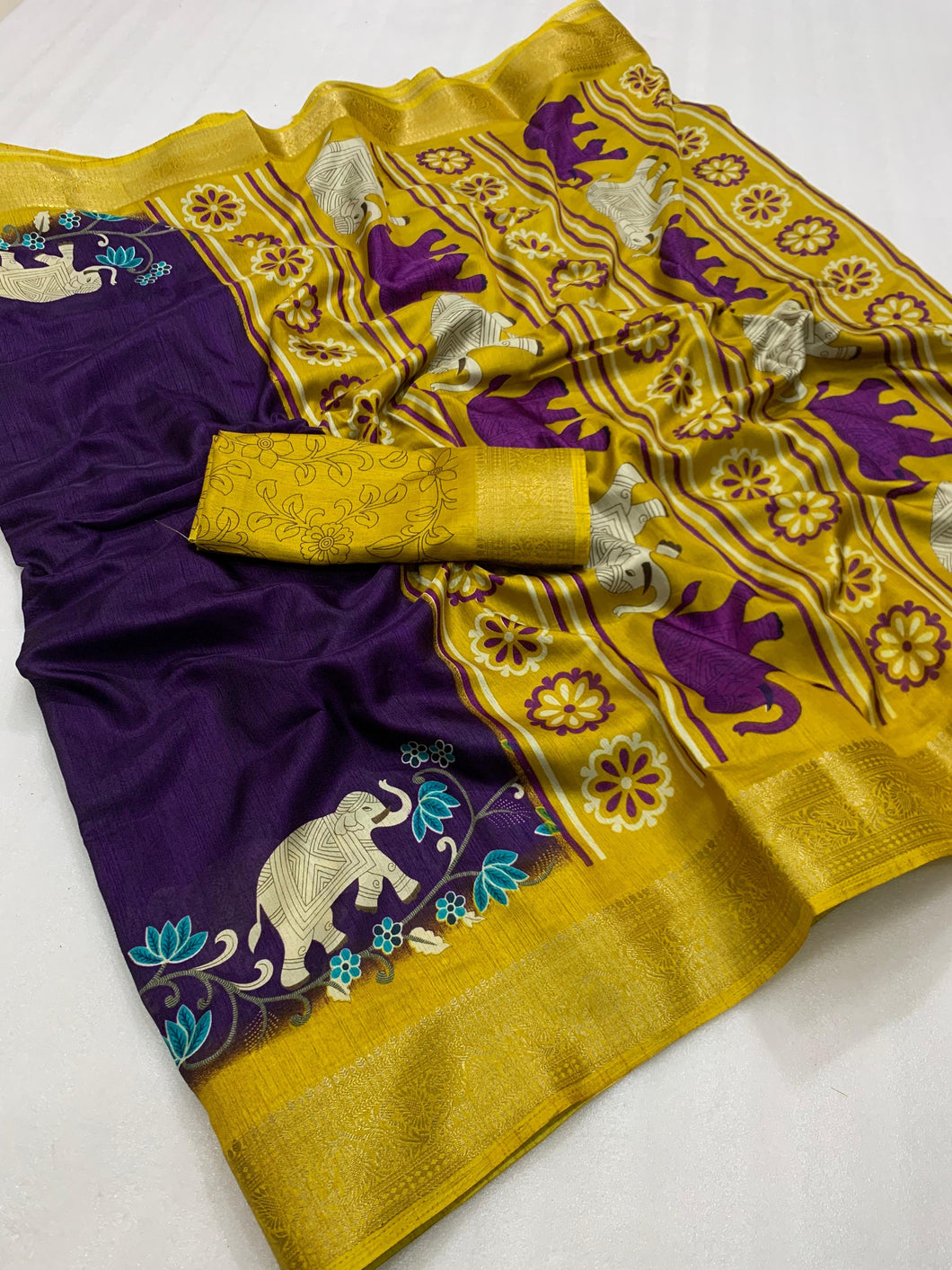 Soft Heavy Dolla Silk Fabric With Mill Print And Beautiful Jaquard Weaving Border And Contrast Printed  Blouse