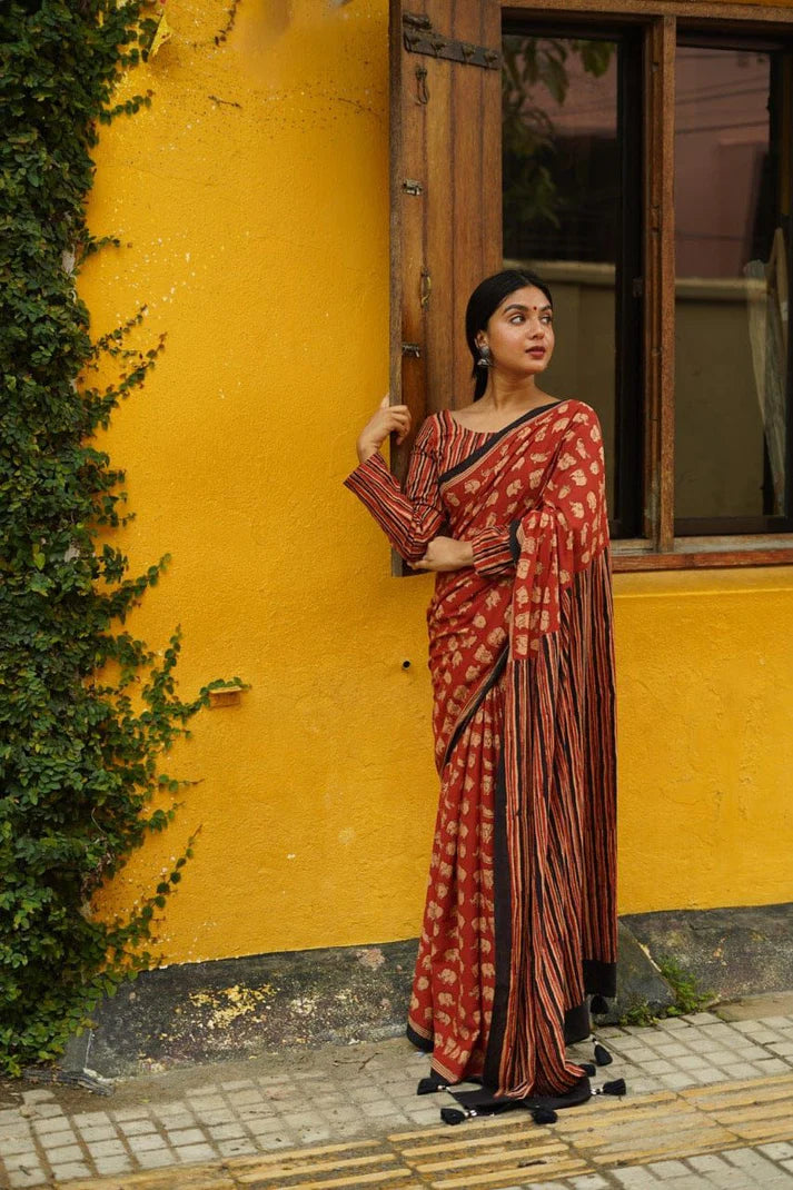 Pure Chanderi Saree With Golden Zari Piping border with beautiful latkan